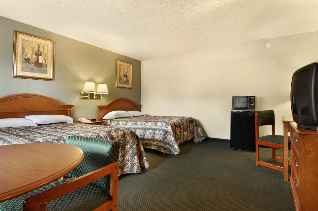 Days Inn By Wyndham Branford New Haven Conference Center Chambre photo